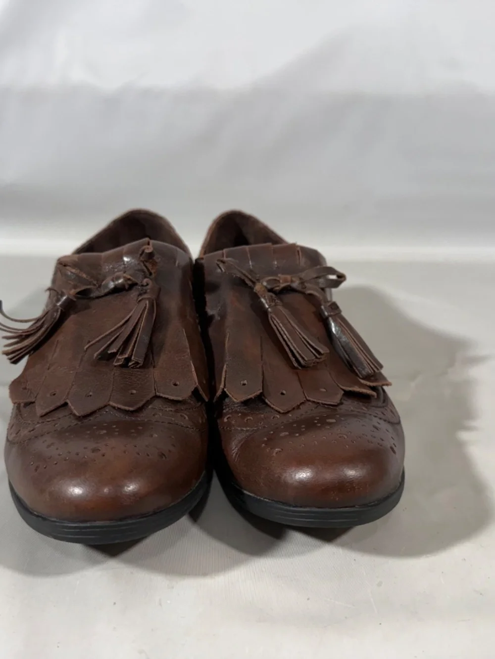 Born Women's Boylenn Loafer Size 7.5 Brown Leather Wingtip Tassel Kiltie Shoe